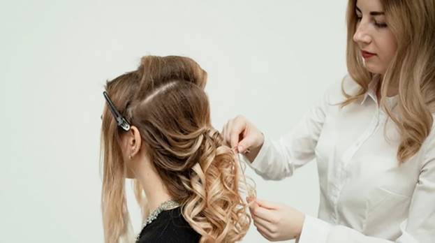 Техника наслоения стайлинговых продуктов для долговечной укладки